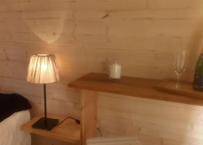 En Bois Pod 2 Luxussátor Champfromier